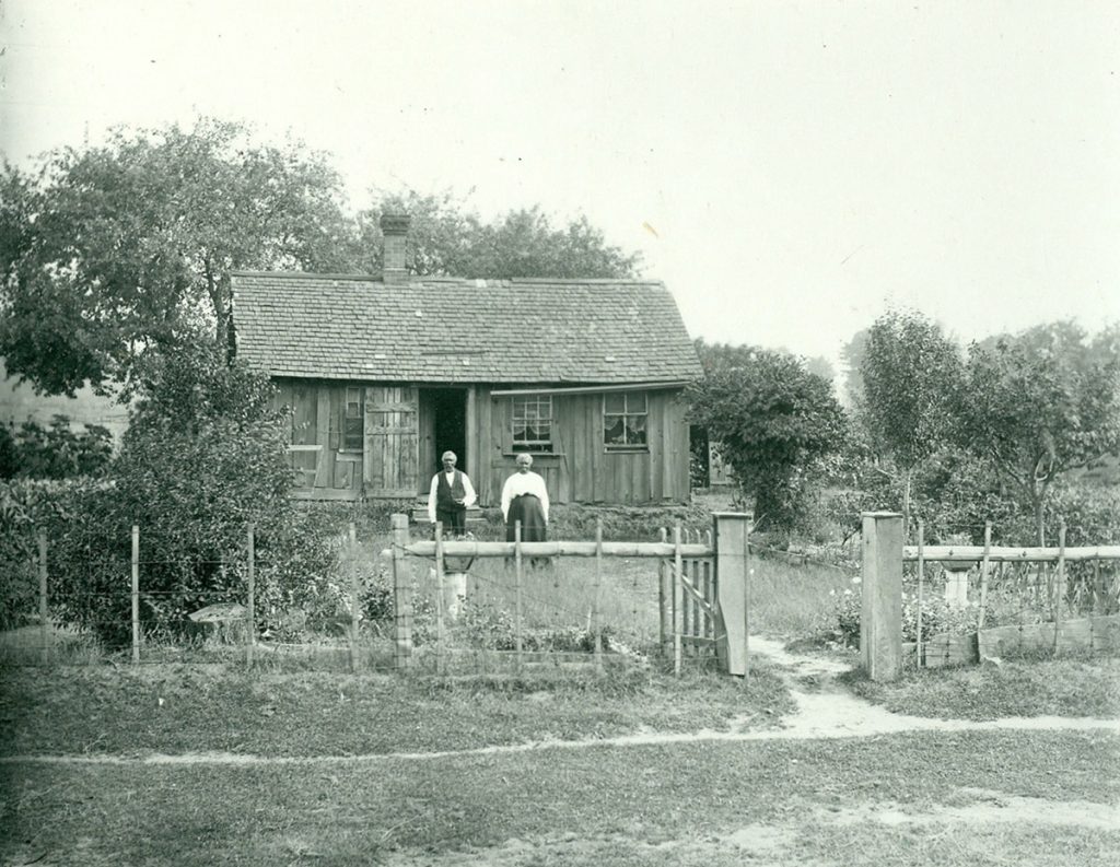 Lloyd & Amanda Graves house